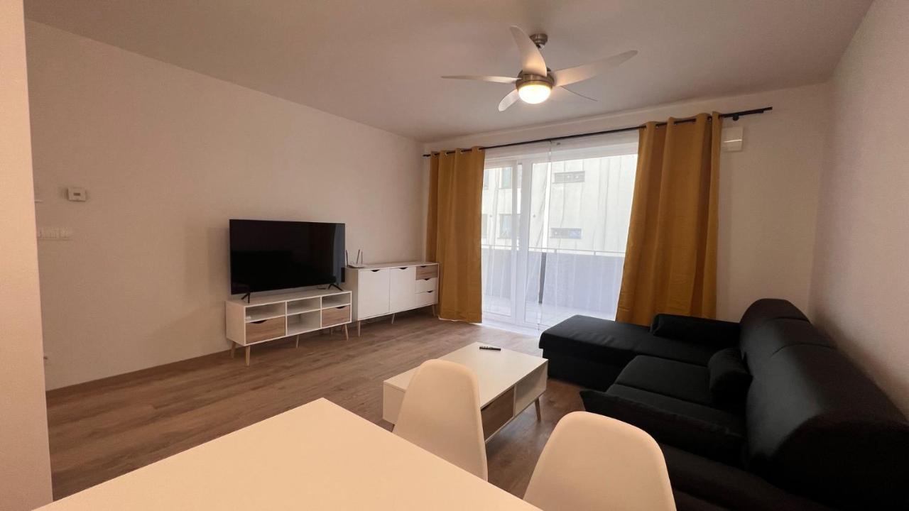 2 Room Apartment Rovinka, 204 ภายนอก รูปภาพ